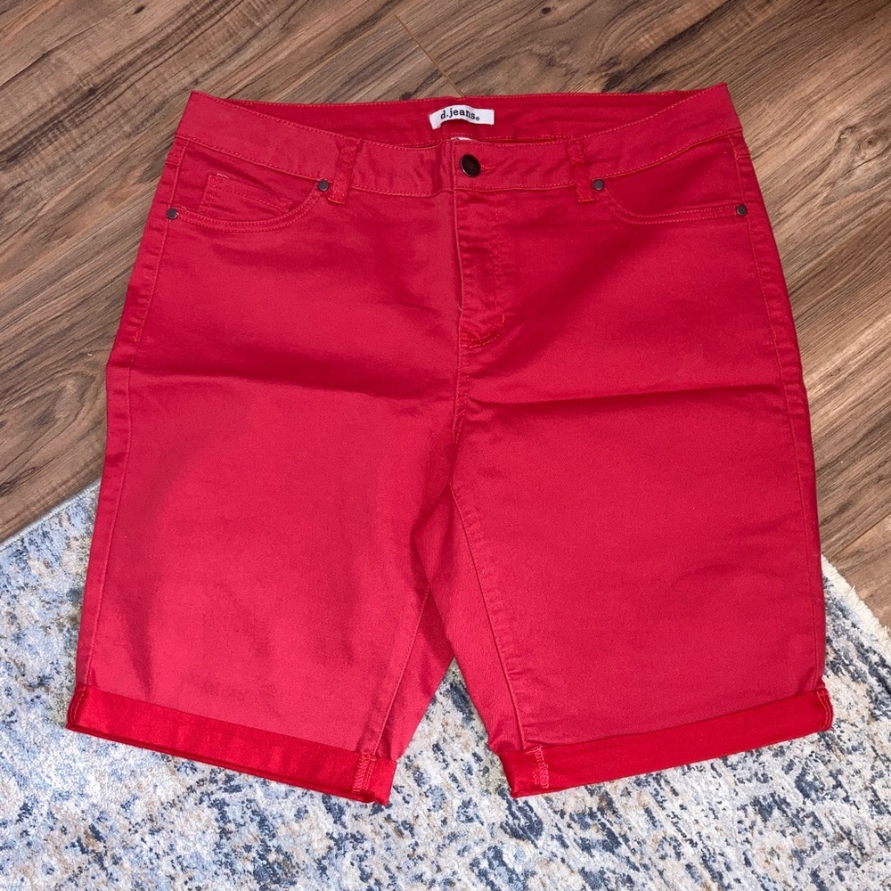 #83. 🆕 NWOT - d. jeans - Red Capris
